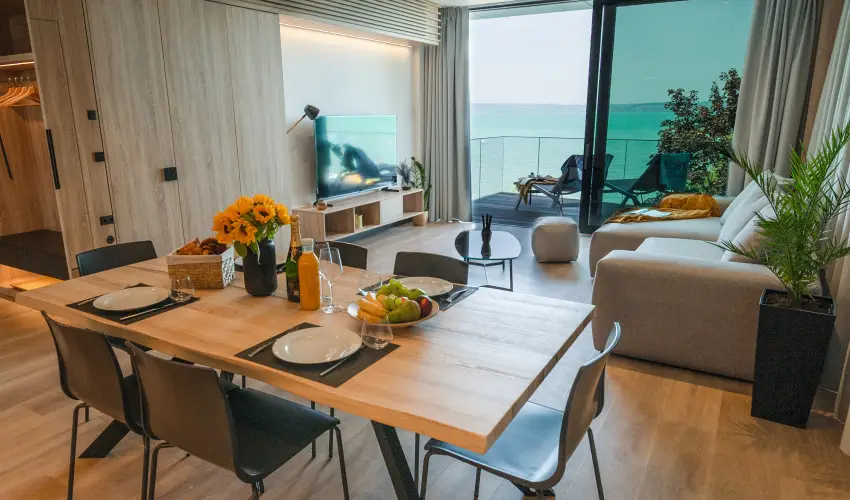 BJ81 Suite Hotel Sifok