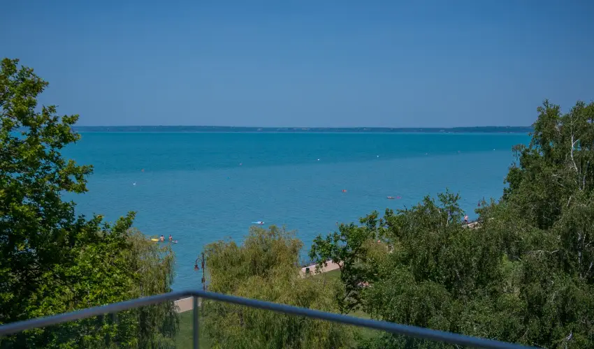 BJ81 Suite Hotel Sifok