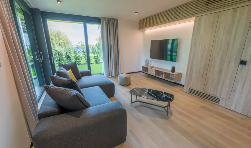 BJ81 Suite Hotel Sifok