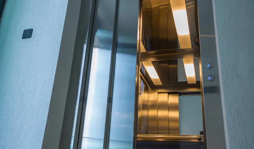 BJ81 Suite Hotel Sifok