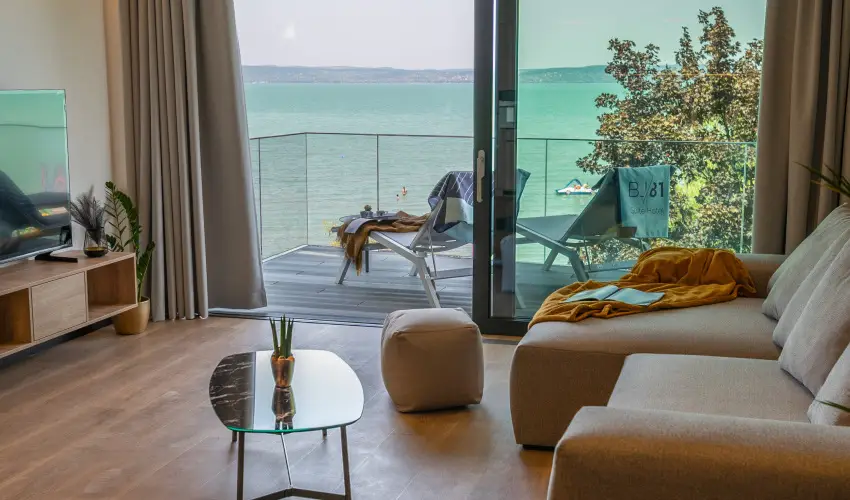 BJ81 Suite Hotel Sifok