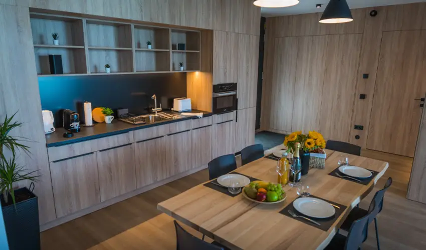 BJ81 Suite Hotel Sifok