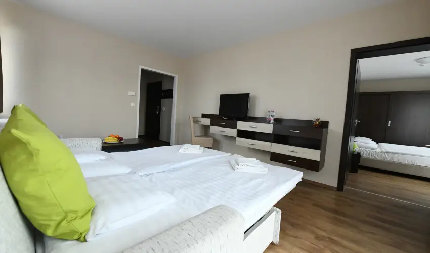 Ez�sth�d Hotel Veszpr�m