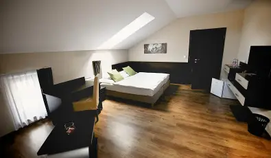 Ez�sth�d Hotel Veszpr�m