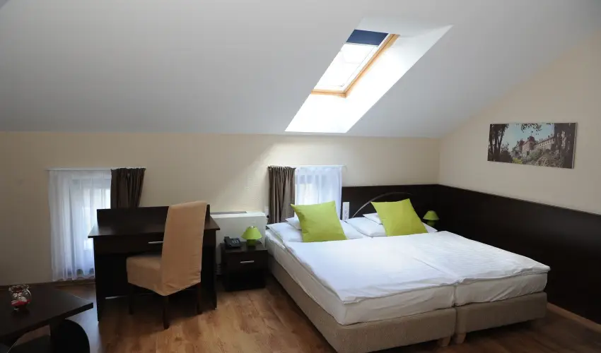 Ez�sth�d Hotel Veszpr�m