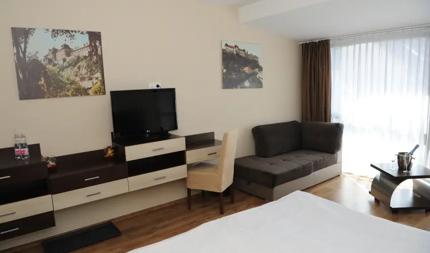 Ez�sth�d Hotel Veszpr�m