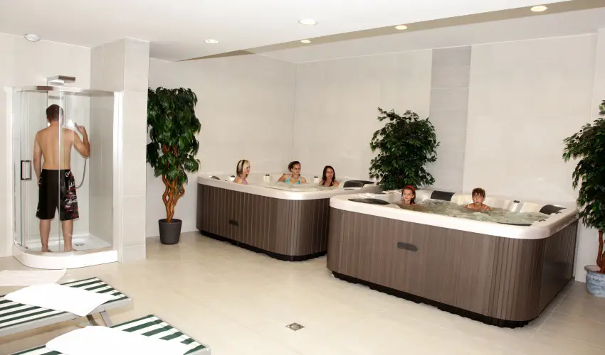 Ez�sth�d Hotel Veszpr�m