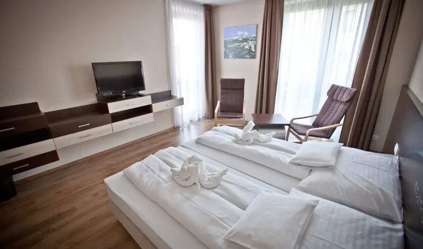 Ez�sth�d Hotel Veszpr�m