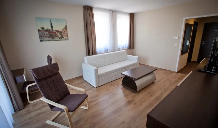 Ez�sth�d Hotel Veszpr�m