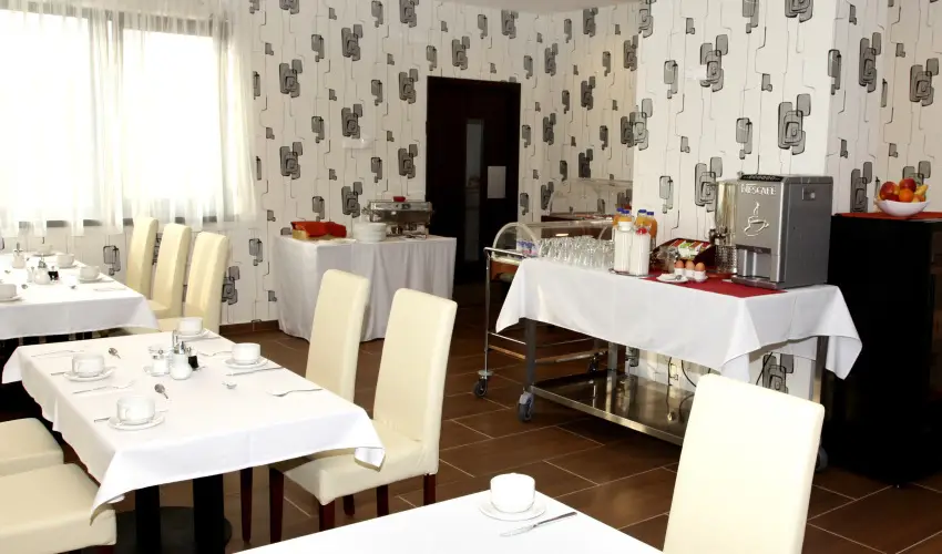 Ez�sth�d Hotel Veszpr�m