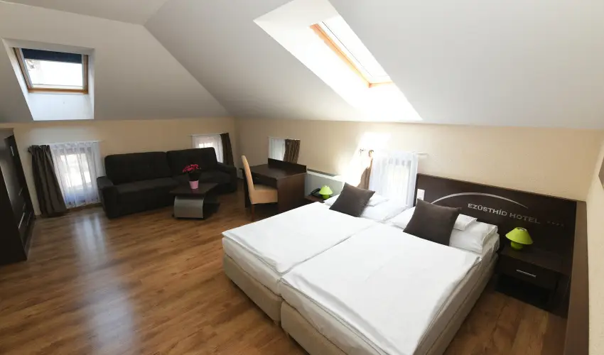 Ez�sth�d Hotel Veszpr�m