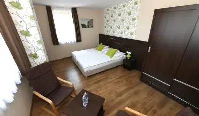 Ez�sth�d Hotel Veszpr�m
