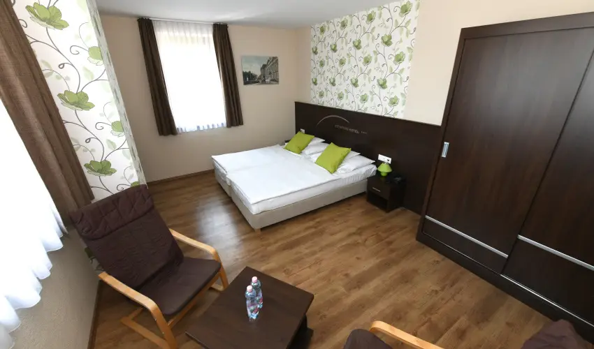 Ez�sth�d Hotel Veszpr�m