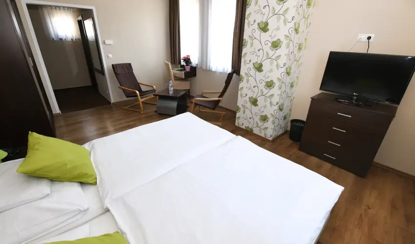 Ez�sth�d Hotel Veszpr�m