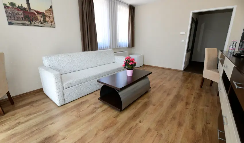 Ez�sth�d Hotel Veszpr�m