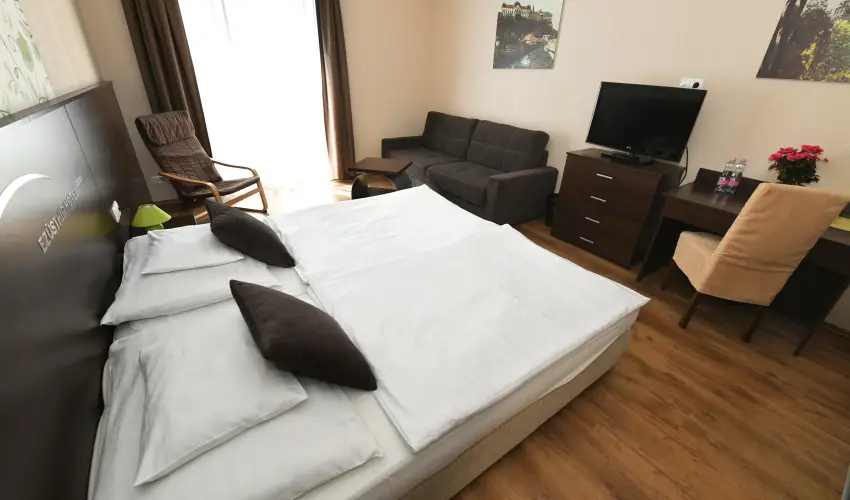 Ez�sth�d Hotel Veszpr�m