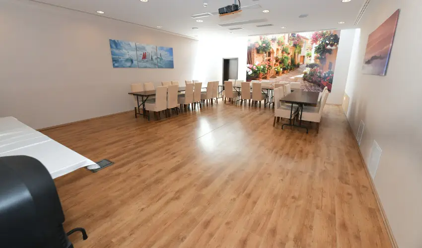 Ez�sth�d Hotel Veszpr�m