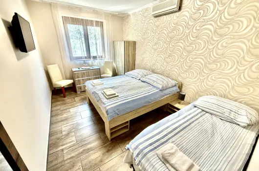 Fenyves Vend�gh�z, Si�fok