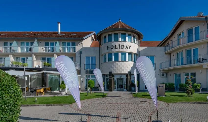 Holiday Resorts Balatonszrsz