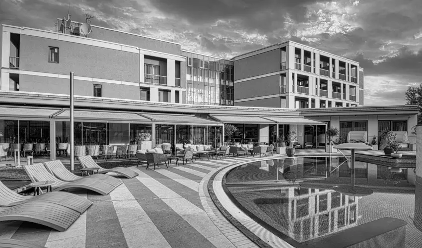 Aura Hotel Balatonf�red