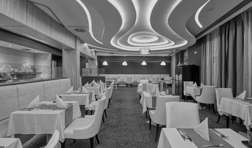 Aura Hotel Balatonf�red