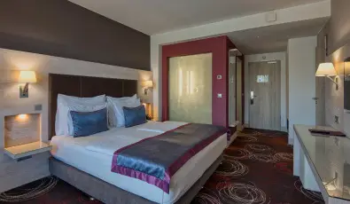 Aura Hotel Balatonf�red