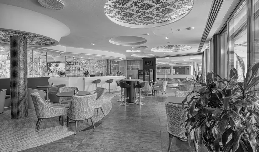 Aura Hotel Balatonf�red