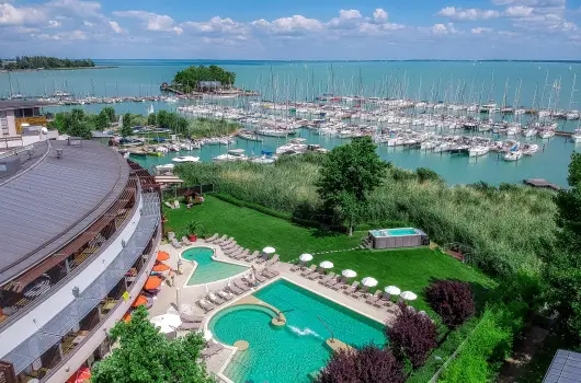 Hotel Golden Lake Resort, Balatonfred, Sifok - 16 km