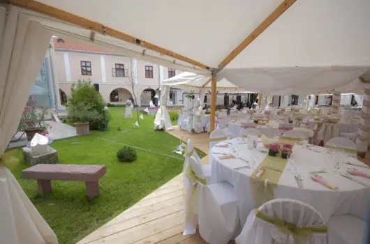 Hotel Historia & Historante, Veszpr�m, Si�fok - 21 km