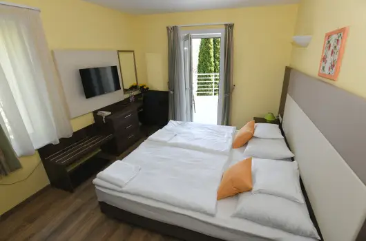 Hotel Jade, Veszprm, Sifok - 21 km