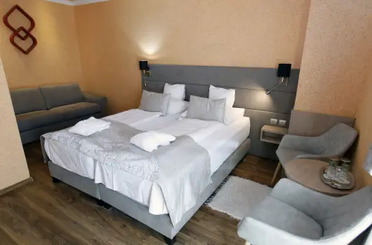 Hotel Laroba, Als��rs, Si�fok - 11 km