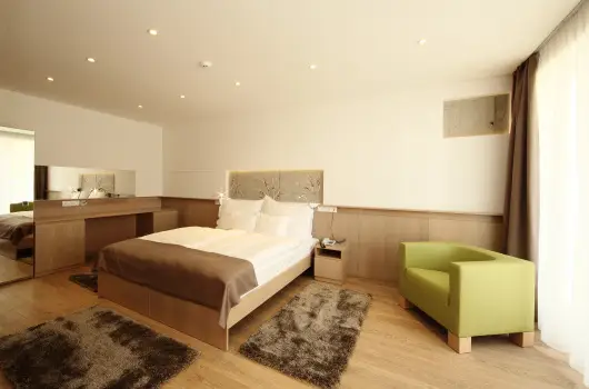 Hotel Historia Malomkert, Veszpr�m, Si�fok - 22 km