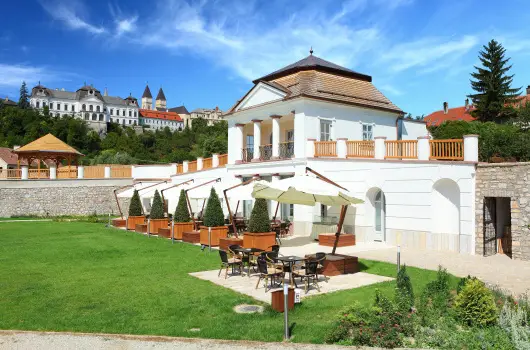 Hotel Historia Malomkert, Veszpr�m, Si�fok - 22 km