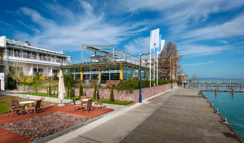Hotel Yacht Wellness & Business Siófok
