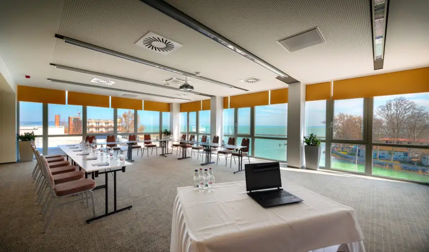 Hotel Yacht Wellness & Business Siófok