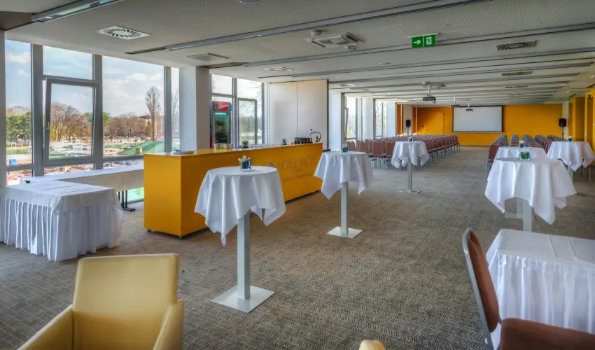 Hotel Yacht Wellness & Business Siófok