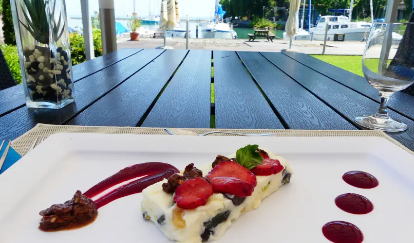 Hotel Yacht Wellness & Business Siófok