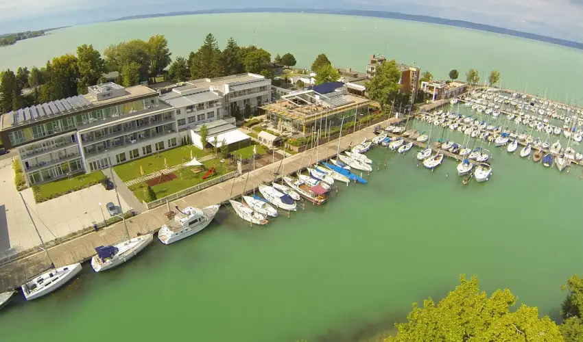 Hotel Yacht Wellness & Business Siófok