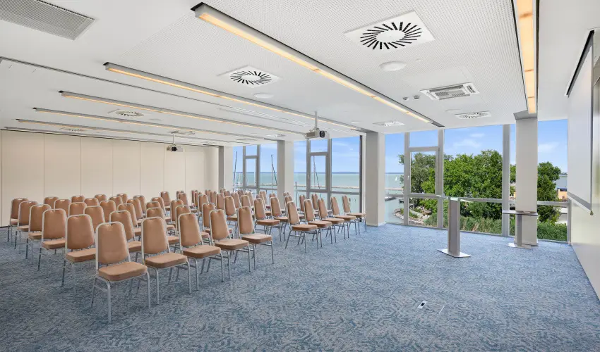 Hotel Yacht Wellness & Business Si�fok