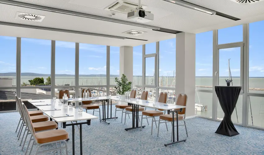 Hotel Yacht Wellness & Business Si�fok