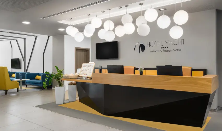 Hotel Yacht Wellness & Business Si�fok
