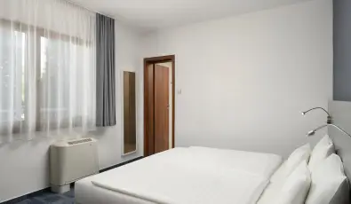 Hotel Yacht Wellness & Business Si�fok