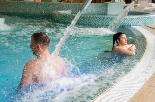 K�t Korona Konferencia & Wellness Hotel, Balatonsz�rsz�, Si�fok - 22 km