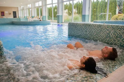 K�t Korona Konferencia & Wellness Hotel, Balatonsz�rsz�, Si�fok - 22 km