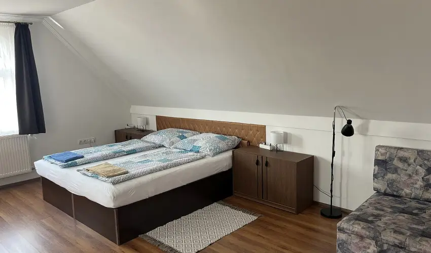 M�rk�i Vend�gh�z - kapu a Bakonyra M�rk�