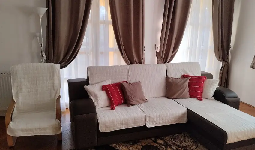 M�rk�i Vend�gh�z - kapu a Bakonyra M�rk�