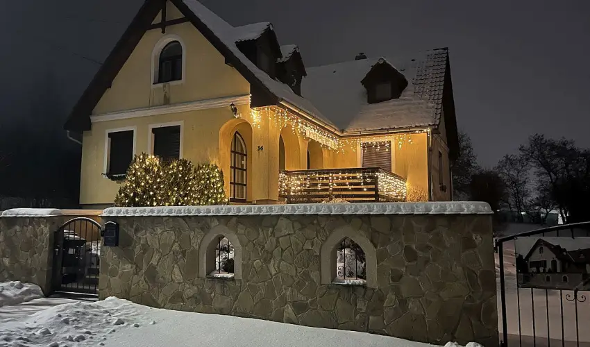 M�rk�i Vend�gh�z - kapu a Bakonyra M�rk�