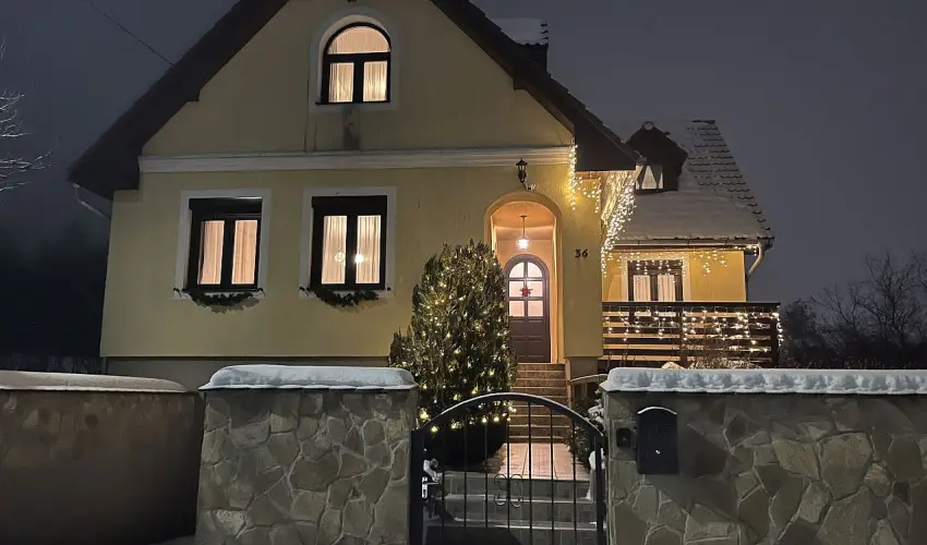 M�rk�i Vend�gh�z - kapu a Bakonyra M�rk�