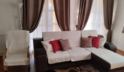 M�rk�i Vend�gh�z - kapu a Bakonyra M�rk�