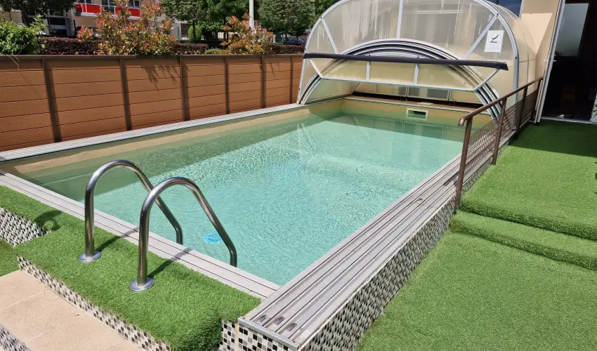 Napsug�r Apartmanh�z Si�fok